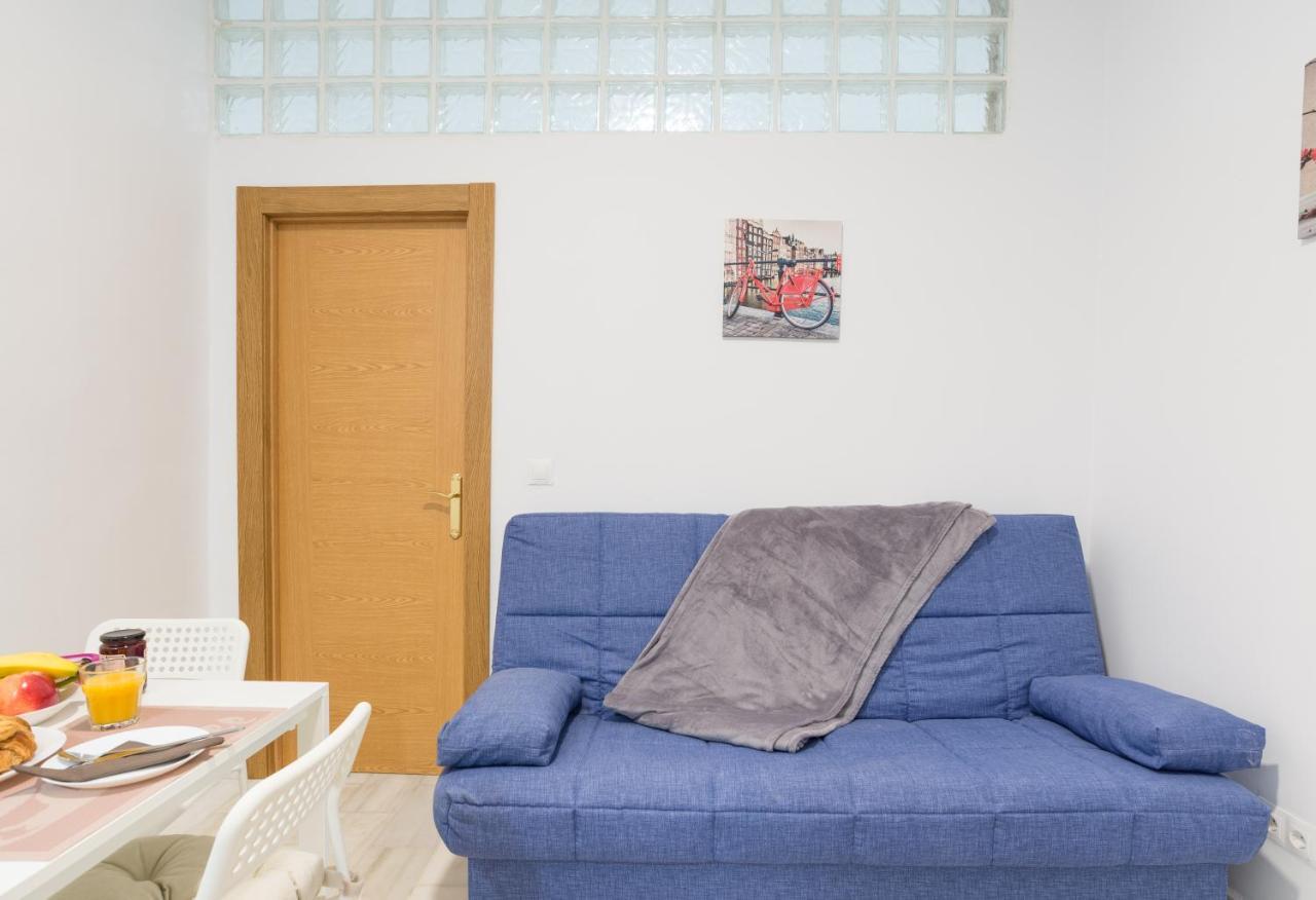 Ole Hostels Malaga Zambrano Екстер'єр фото