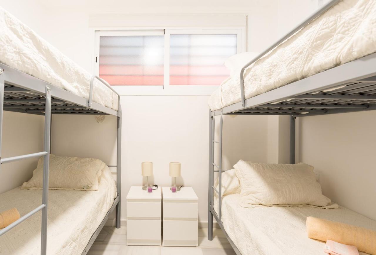 Ole Hostels Malaga Zambrano Екстер'єр фото