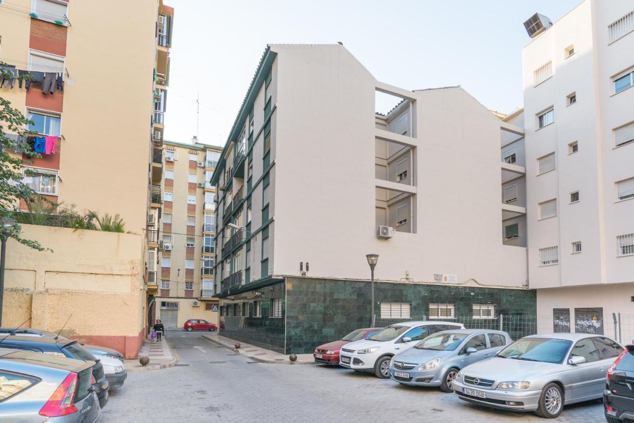 Ole Hostels Malaga Zambrano Екстер'єр фото