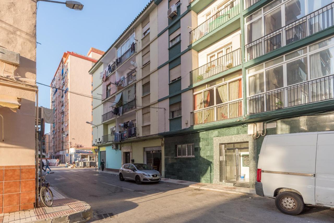 Ole Hostels Malaga Zambrano Екстер'єр фото