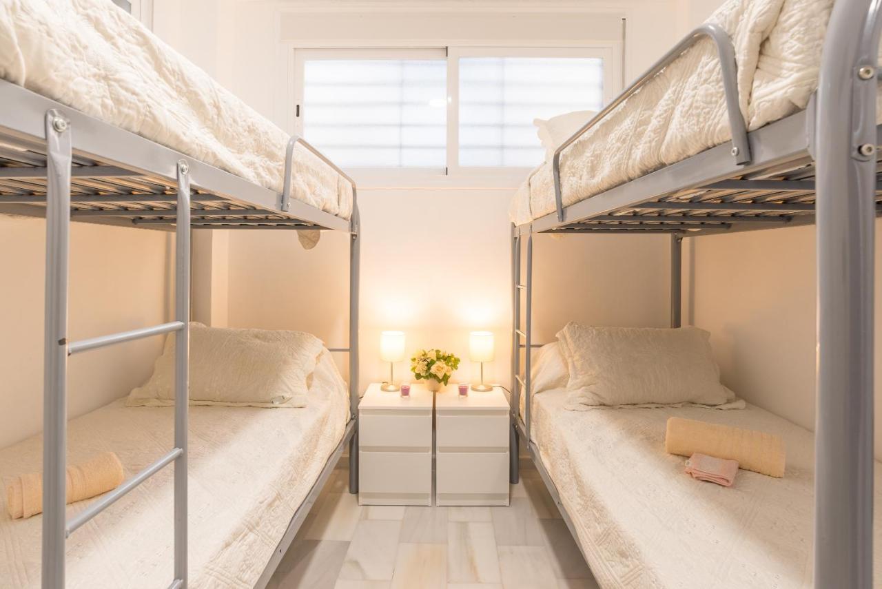 Ole Hostels Malaga Zambrano Екстер'єр фото